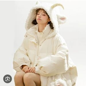 Cozy Whute Japanease Hooded Jacket with Sheep Design